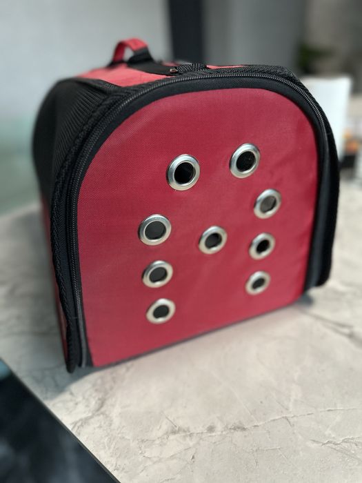 Сумка-переноска для кота або маленької собаки.