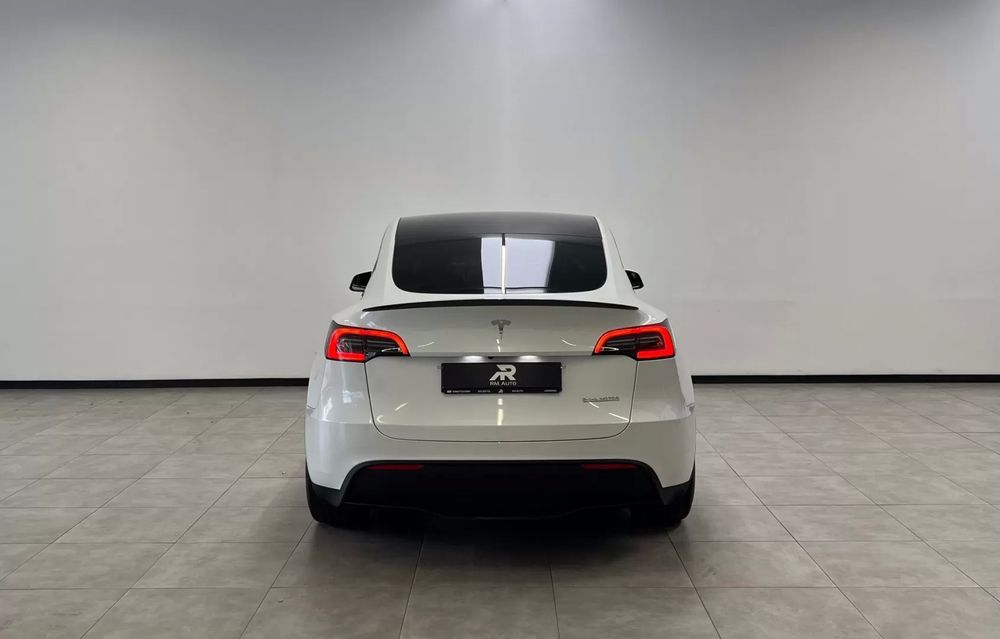 Tesla Model Y Performance Dual Motor AWD