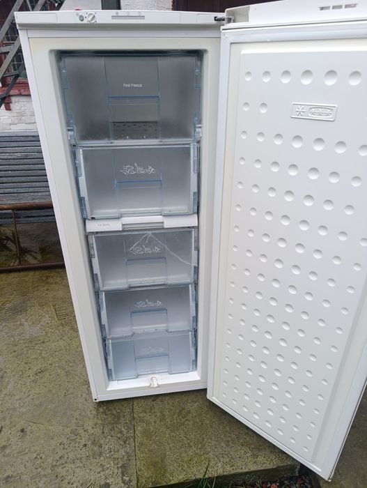 Продам морозильну камеру.