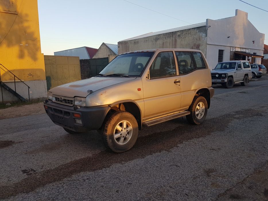 Nissan terrano 2 peças