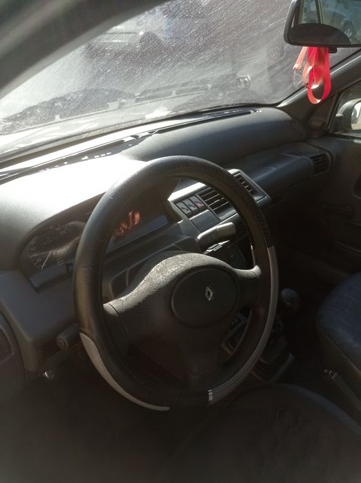 Renault Clio 1997 - 1000€ (negociável)