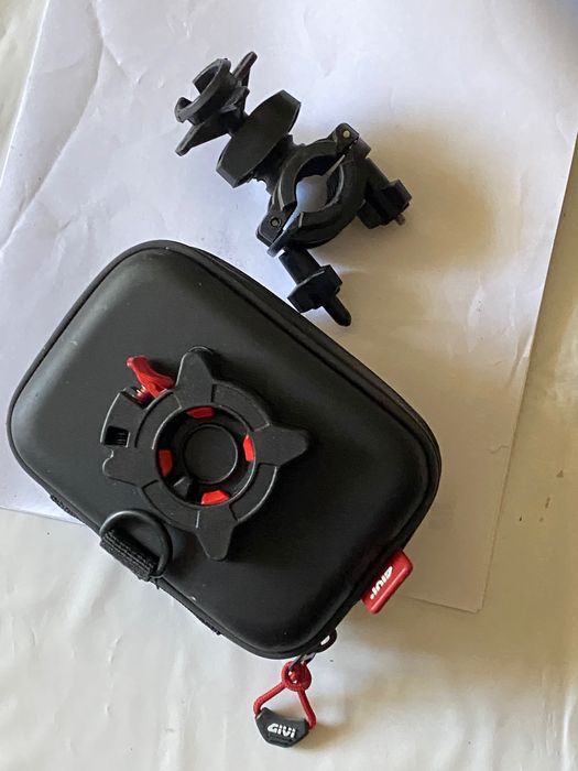 GPS Tom Tom + bolsa Givi