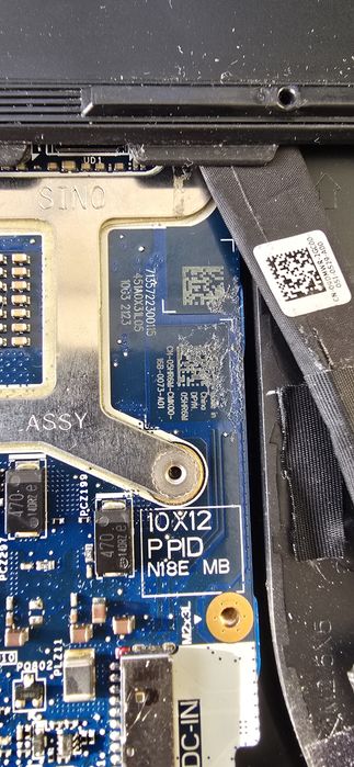 Неробочий Alienware m17 r4