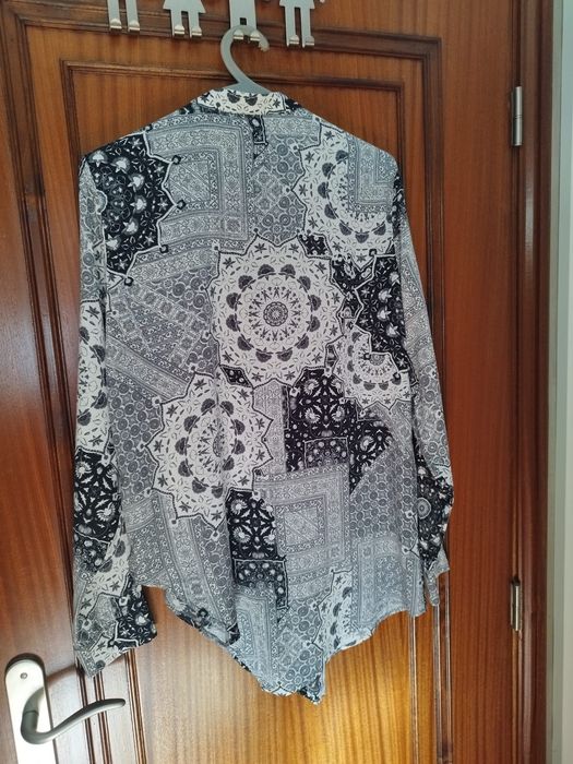 Camisas e blusas