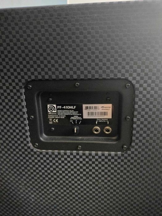 Ampeg PF-410HLF / 800W / Kolumna paka basowa