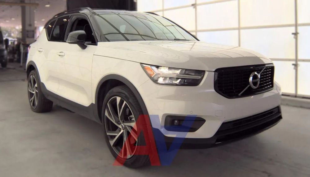 Volvo XC 40 Bezpieczeństwo w Szwedzkim wydaniu! T5 R-Design 4x4