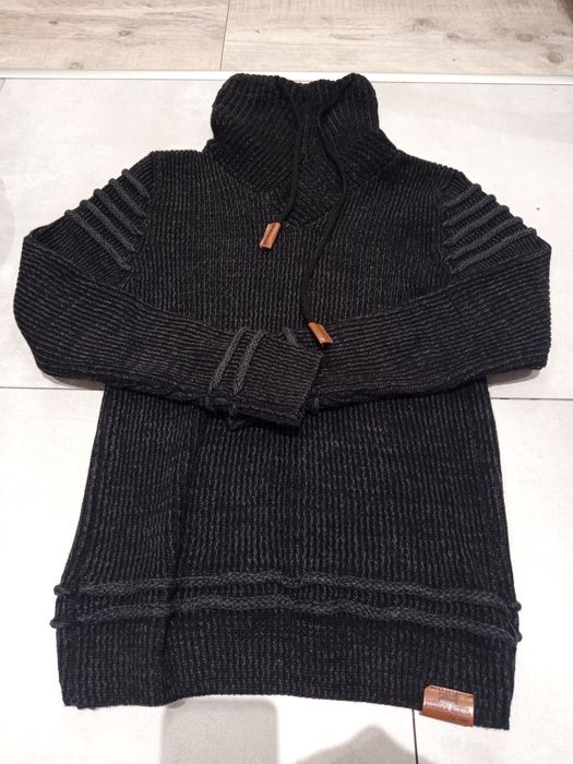 Nowy gruby sweter rusty neal