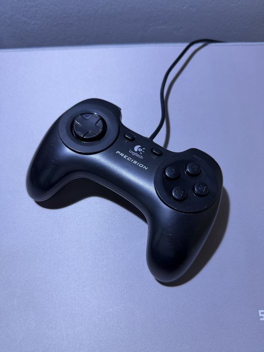 Gamepad Logitech Precision USB retro