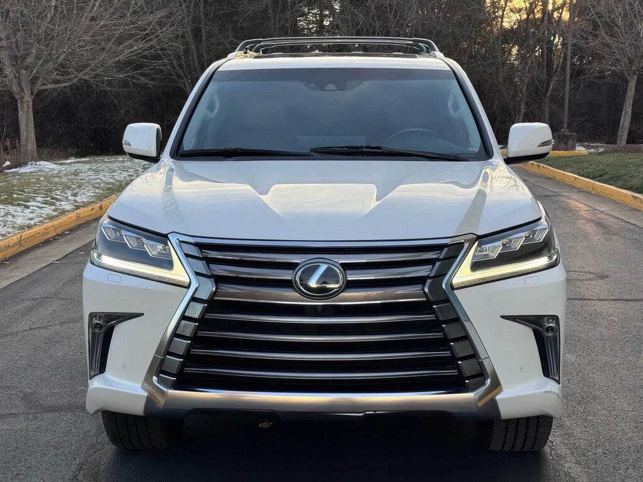 Lexus LX 570      2016