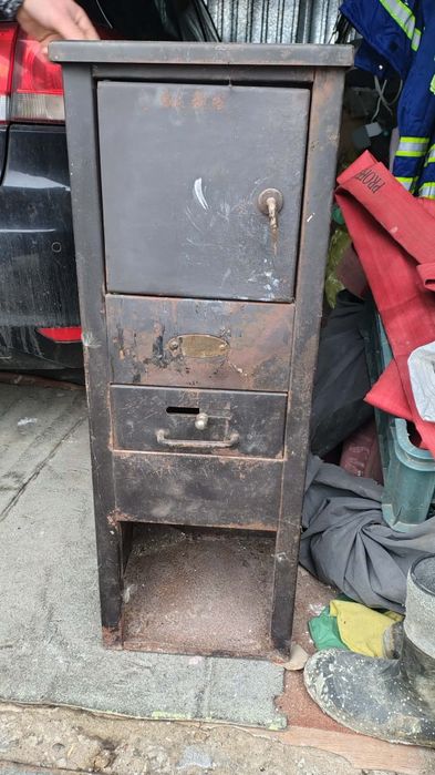 Dwa piecyki na sprzedaż