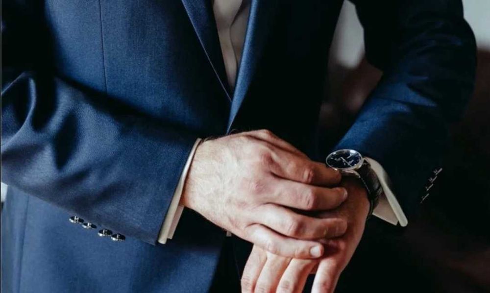 Elegancki, ślubny garnitur