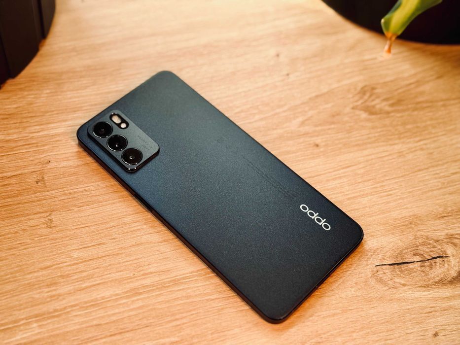Telefon OPPO RENO 6 5G 128 GB / 6 GB RAM  + GW 6 msc