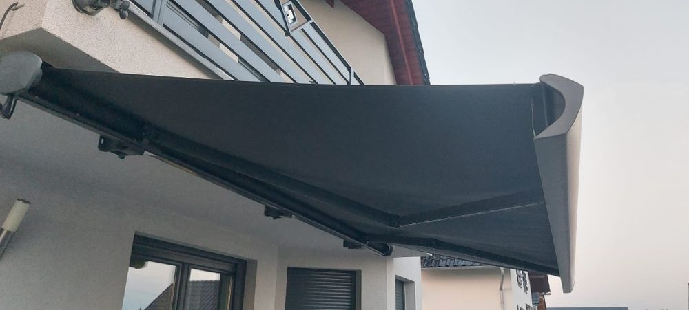 Kasetowa Markiza z napędem 4x2,5m LED
