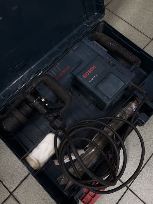 Продам отбойный молоток Bosch