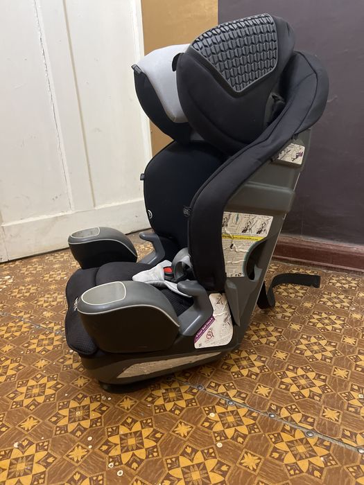 Дитяче автокрісло