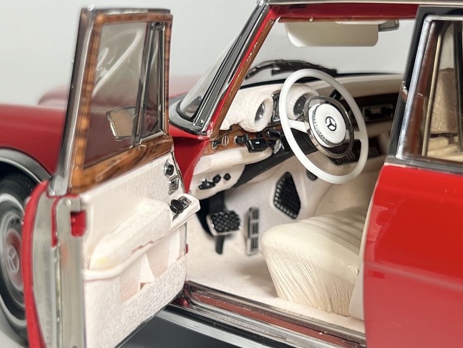 Mercedes Pullman W100 CMC 1/18