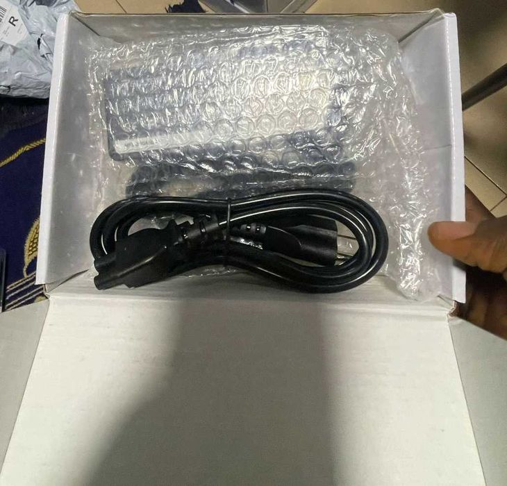 Крутое Зарядное устройство 65W USB Type-C Thunderbolt для ноутбука (универсальное)