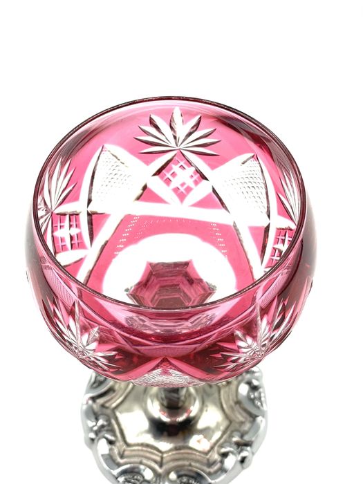 Cálice em cristal lapidado e pé em estanho