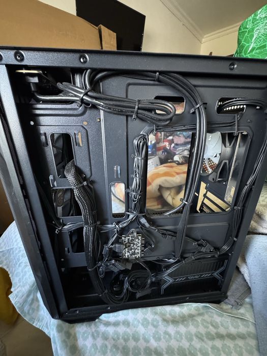 Caixa Msi como nova469803388791705602