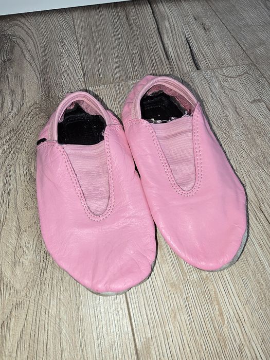 Skórzane baletki kapcie 26