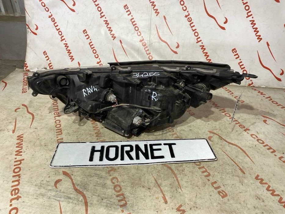 Фара передняя правая Toyota RAV-4 2019 ксенон