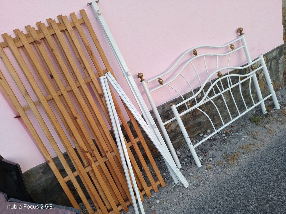 Cama de ferro de casal ranca com colxaoxao