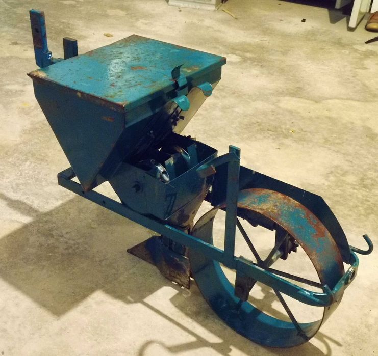 Semeador de milho para motocultivador