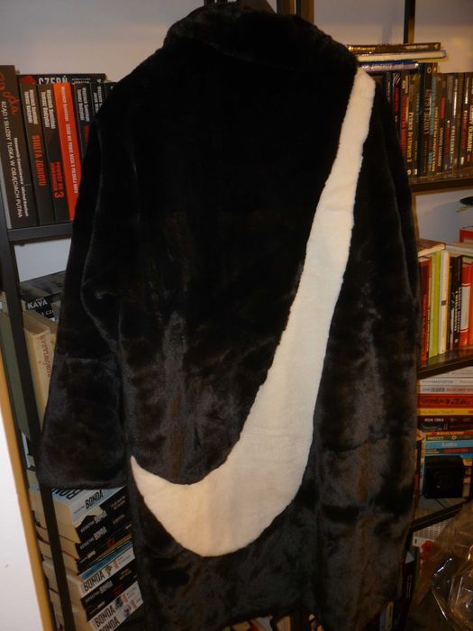 Nike długie czarne futerko nowe