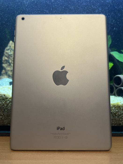 Планшет Apple iPad Air 1 16GB Wi-Fi (A1474) білий