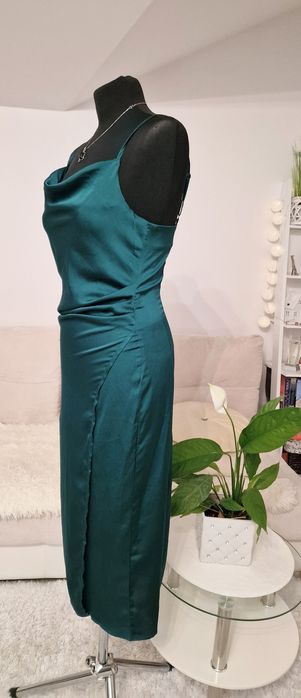 Sukienka na ramiączkach,