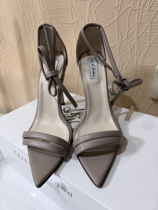 Босоніжки Nushina