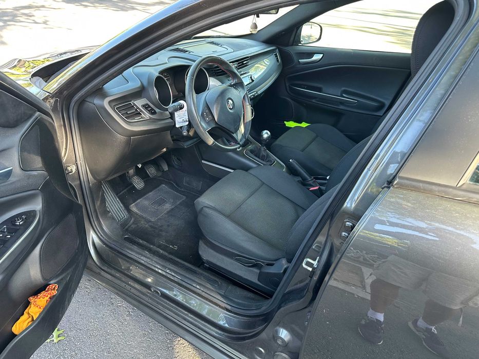 Alfa Romeo Giulietta 1.6 JTDm Veloce – Apenas 52850 km Reais (Oportunidade Única)