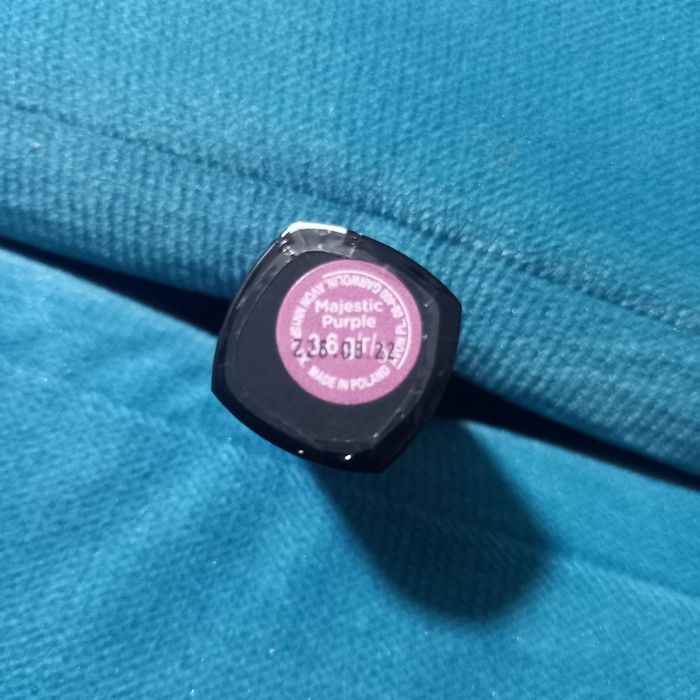 Avon Ultra Matte szminka Majestic Purple