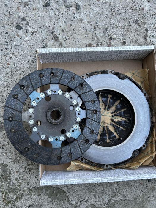 Комплект сцепления Renault 302058134R