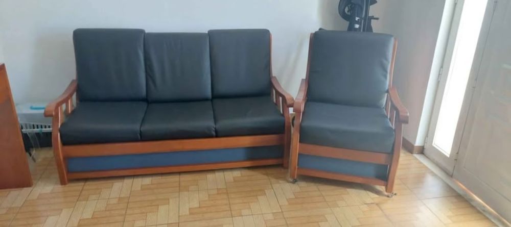 Sofá-cama e poltrona