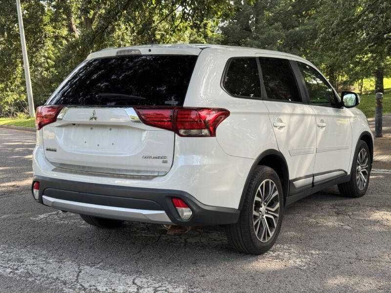 2016 Mitsubishi Outlander ES