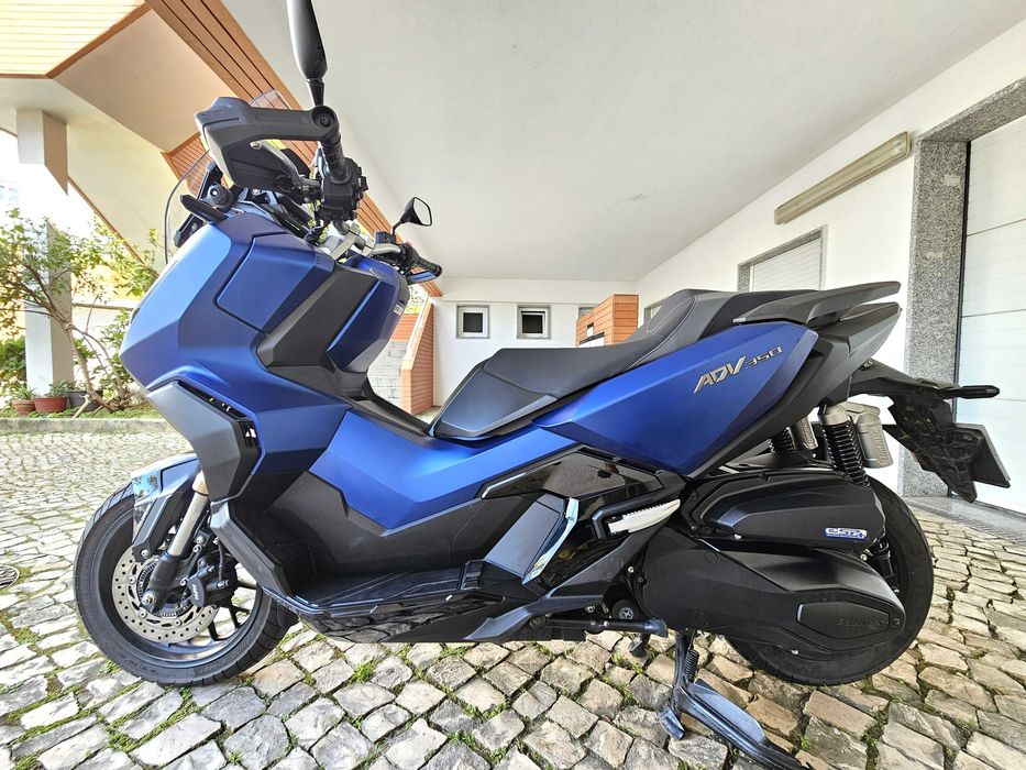 Honda ADV 350 de 2024 com apenas 10.600 kms e com garantia da marca