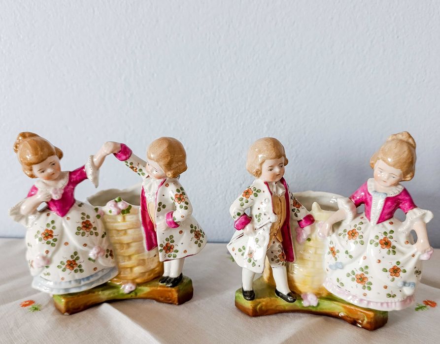 Par de Floreiras em Porcelana