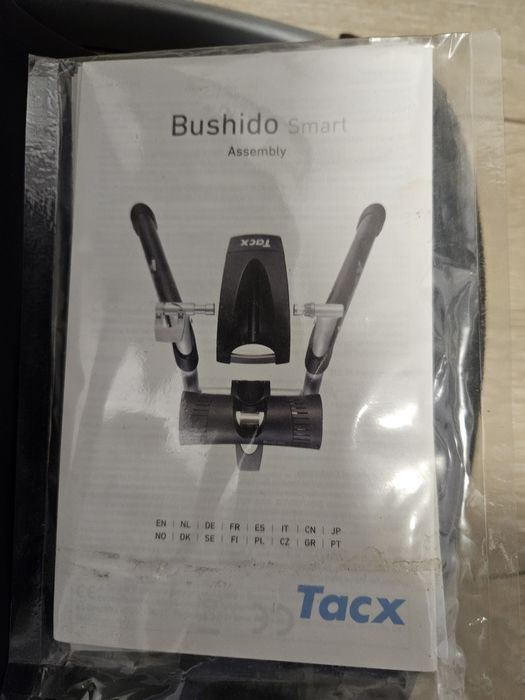 Rolo de treino Tacx Bushido Smart