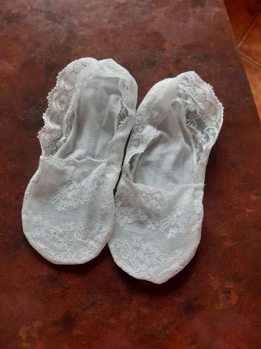 Nowe koronkowe skarpetki/ stópki,  białe.  Rozm. 36- 40