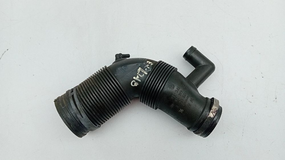 Tubo do intercooler AUDI A1 Sportback (8XA, 8XF)