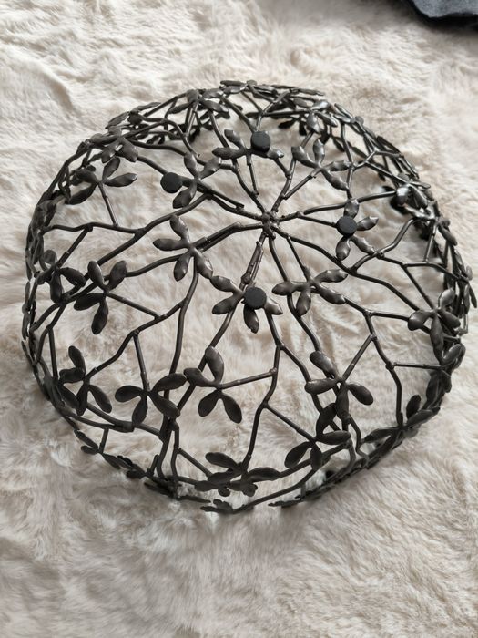 Cesto metálico elegante