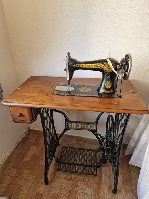 Máquina antiga de coser