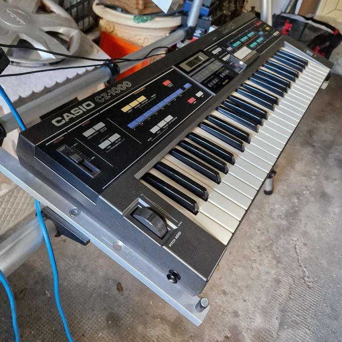 Casio CZ-1000 syntezator