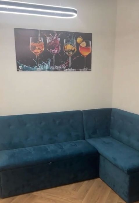 Стильный диван для вашей кухни столовой