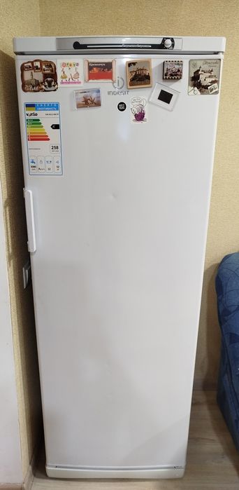 Морозильна камера Indesit