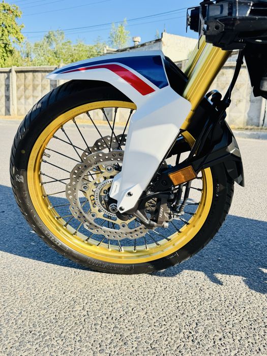 мотоцикл Honda Africa CRF1000 в оригіналі тільки з Японії