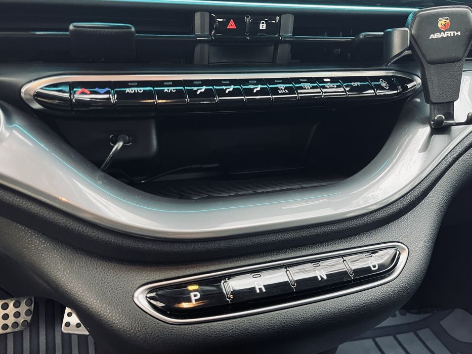 Новий Fiat 500e Abarth без пробігу