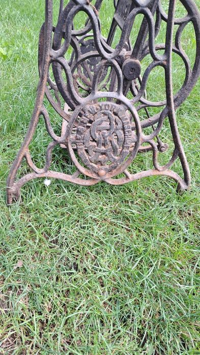 Nogi od maszyny do szycia