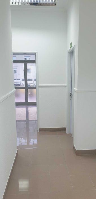 Arrenda-se escritório/loja no centro de Mangualde